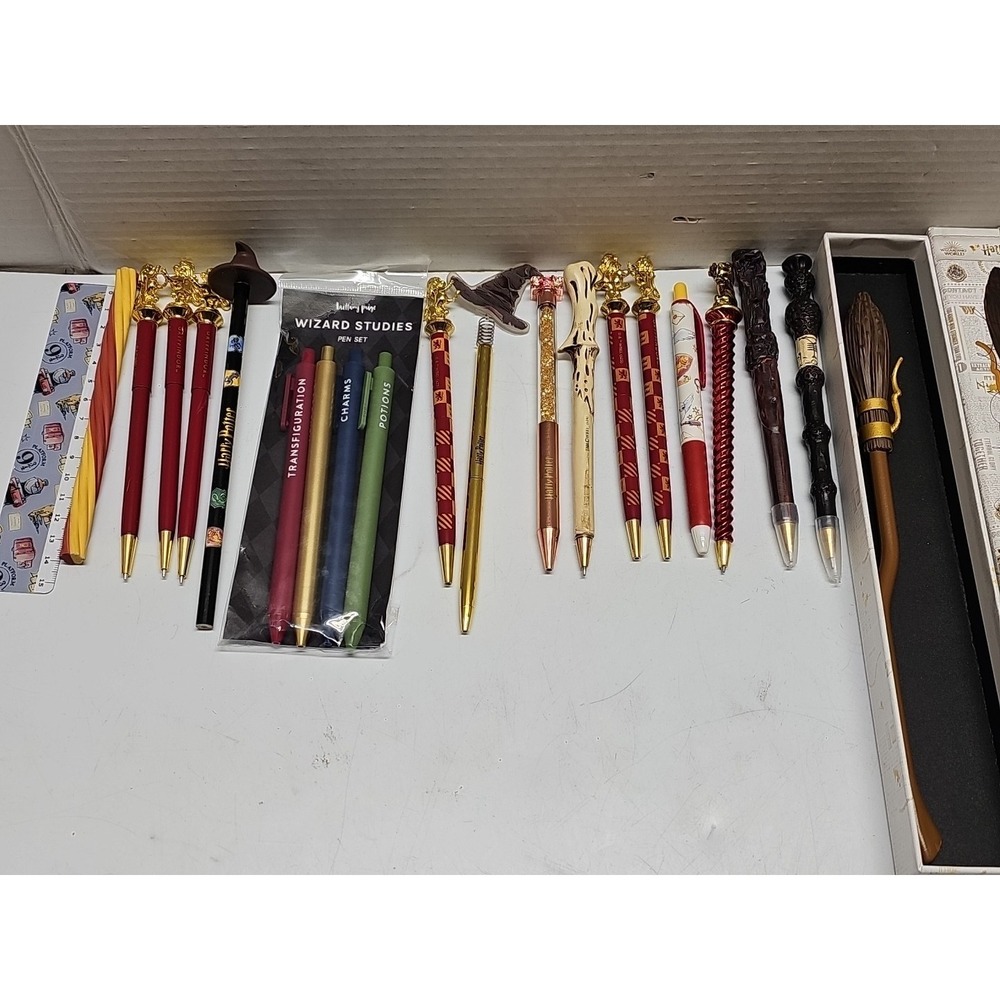 Lot of 19HARRY POTTER Pens/Pencils Wizarding‎ World, Noble, Wands